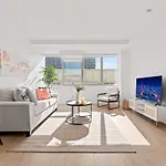 Charming 1 Bedroom La Retreat